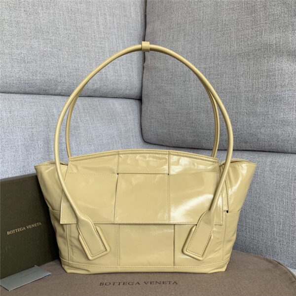 bottega veneta arco slouch bag yellow