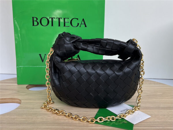 bottega veneta jodie with chain bag black