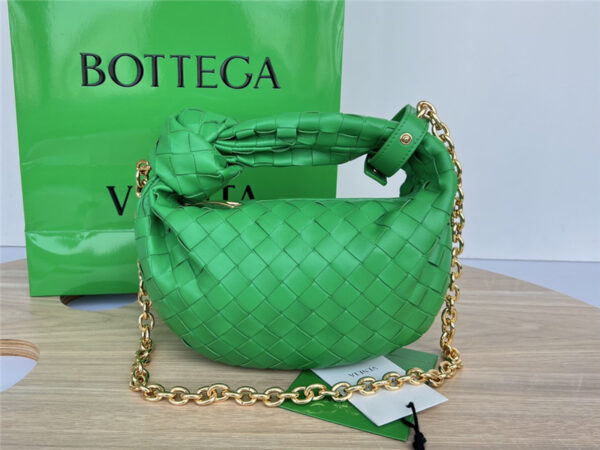 bottega veneta jodie with chain bag green