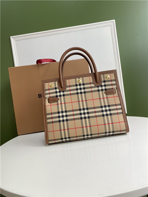 burberry title bag