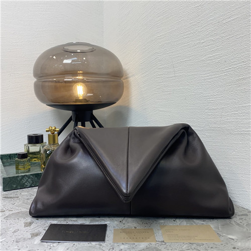 bottega veneta triangle clutch dark brown