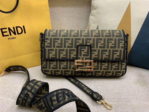 Fendi Baguette Jacquard FF Large Brown/Black bags