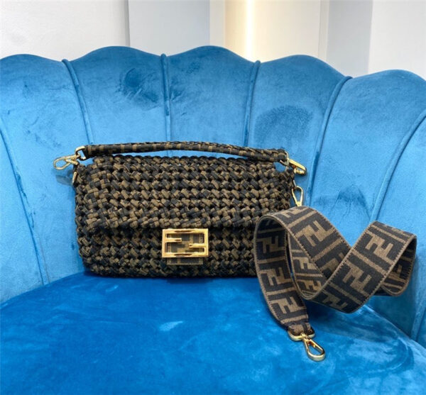 fendi baguette weave bag large