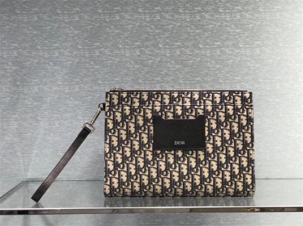 dior oblique clutch