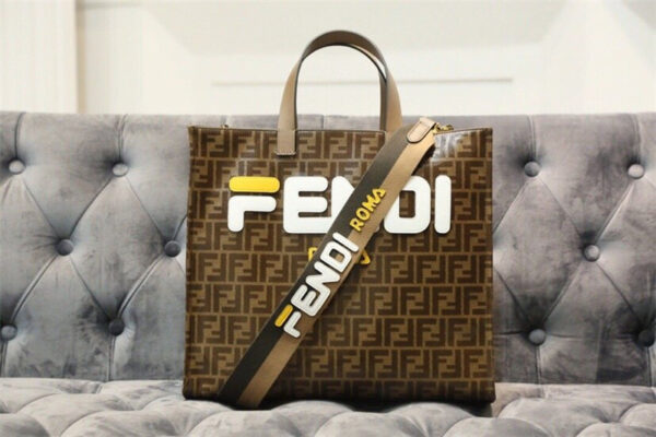 FENDI shopping logo bag