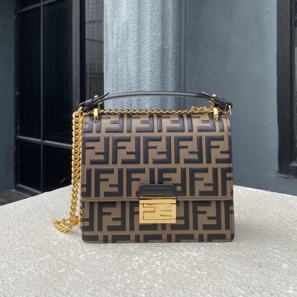 fendi kan i shoulder bag