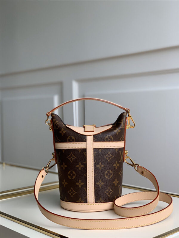 lv duffle bag monogram canvas