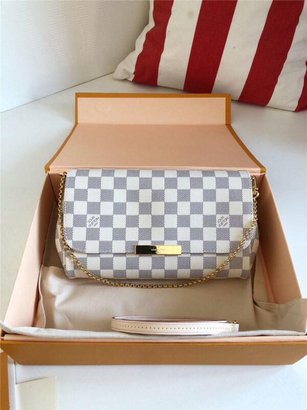 LOUIS VUITTON Favorite MM Monogram Canvas Bag