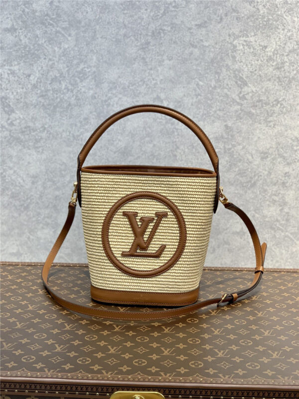 louis vuitton lv knitted raffia bag