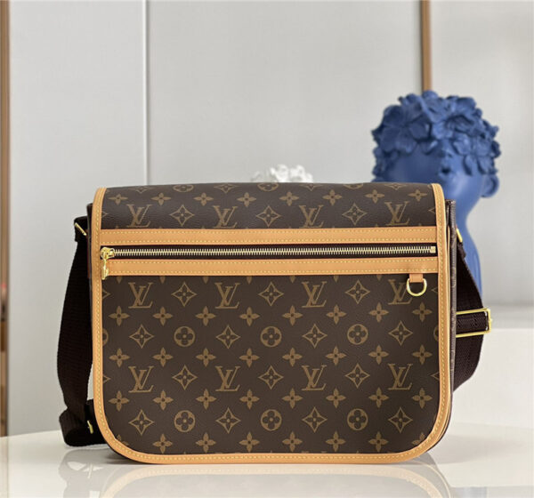 louis vuitton lv messenger bag