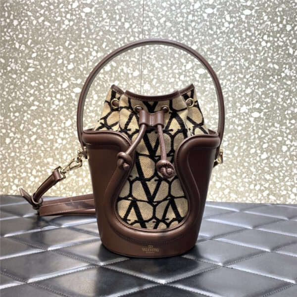 valentino La Cinquième bucket bag