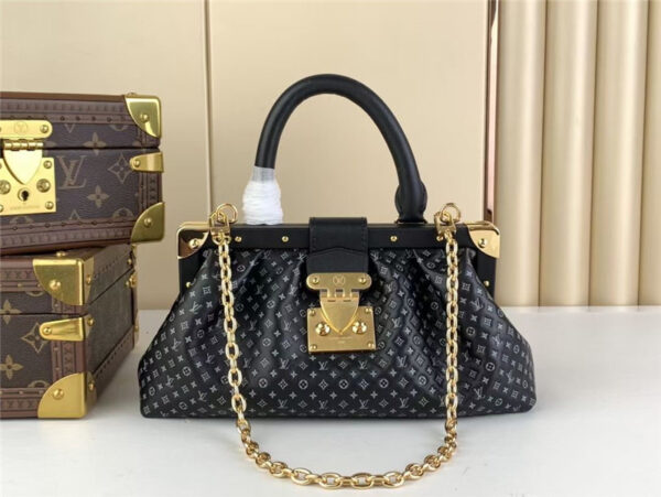 louis vuitton lv monogram clutch bag