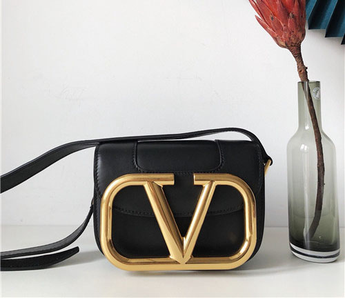 valentino garavani supervee bag